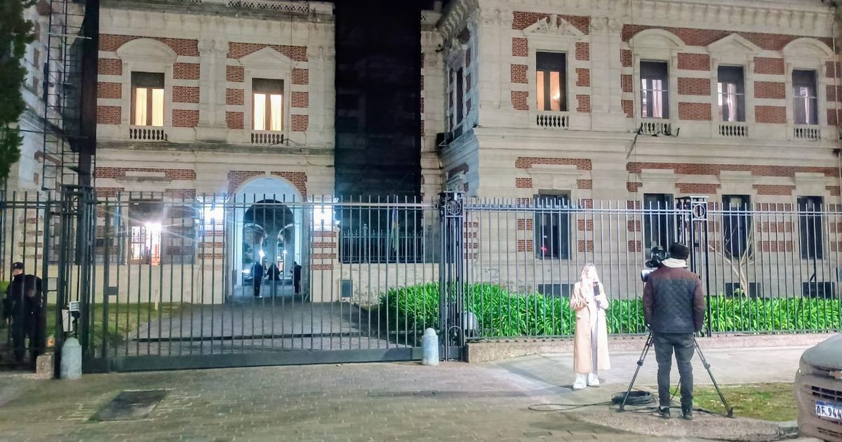"Choque entre facciones peronistas: Intendentes presionan por candidaturas en el gobierno provincial"