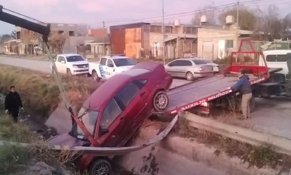 Conducía ebrio y provocó un accidente en una transitada avenida