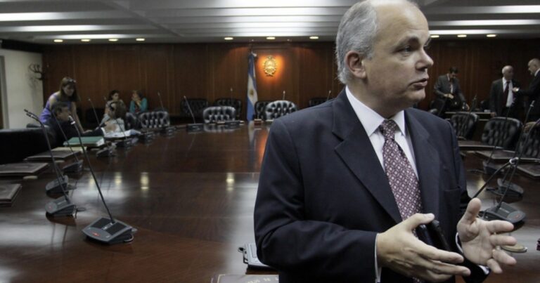 Alejandro Fargosi y Patricia Holzman lideran la lista de Karina en la Capital.