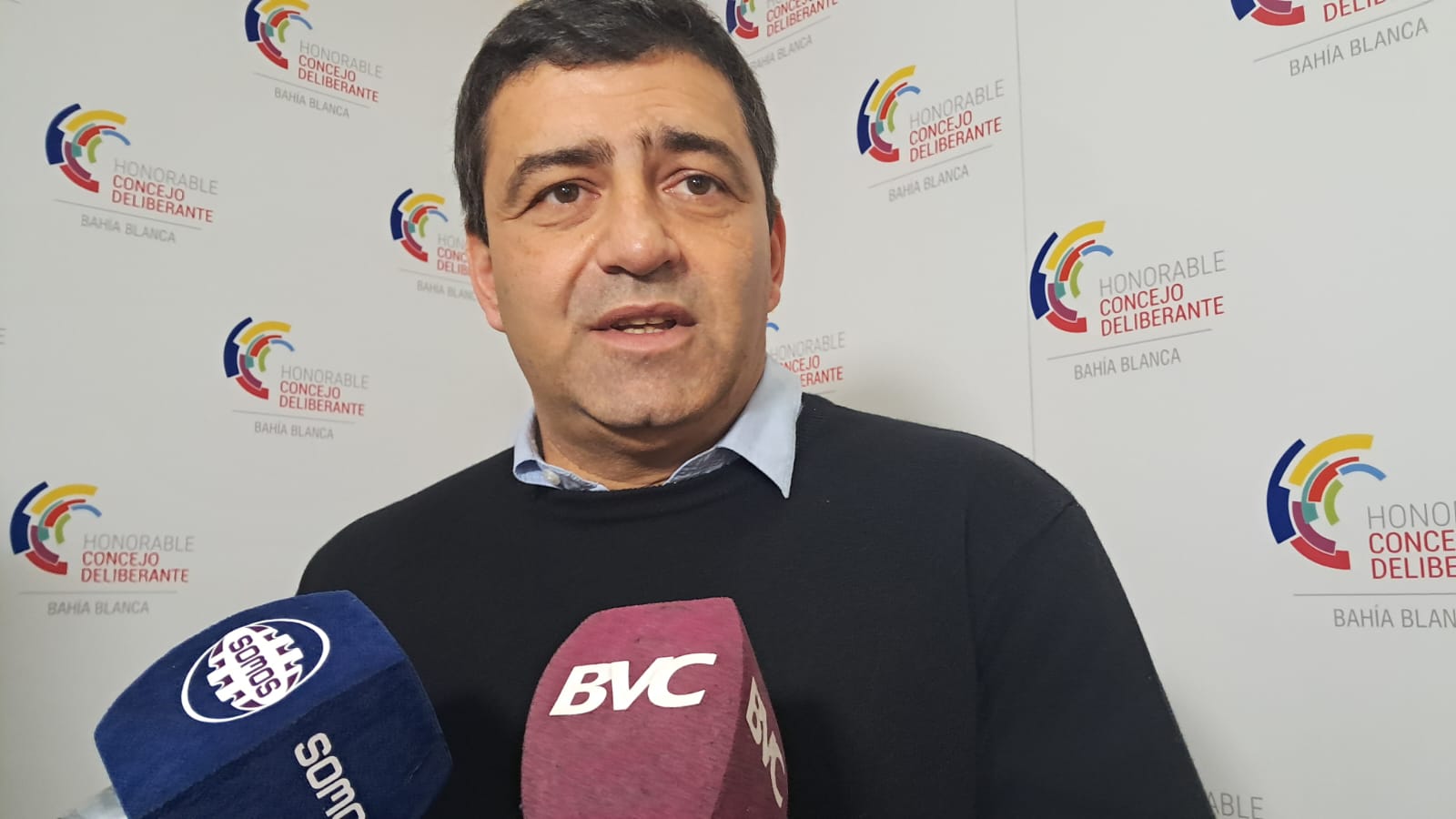 Álvarez Porte critica gasto innecesario en el servicio 911 en Bahía Blanca.