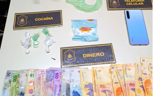 Aprehensión por drogas en Bahía Blanca: Allanamiento y detención en Luis Piedra Buena.