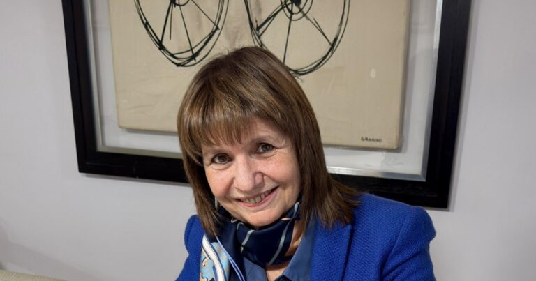 Bullrich lista para liderar cambios en el Senado tras firma como candidata a senadora.