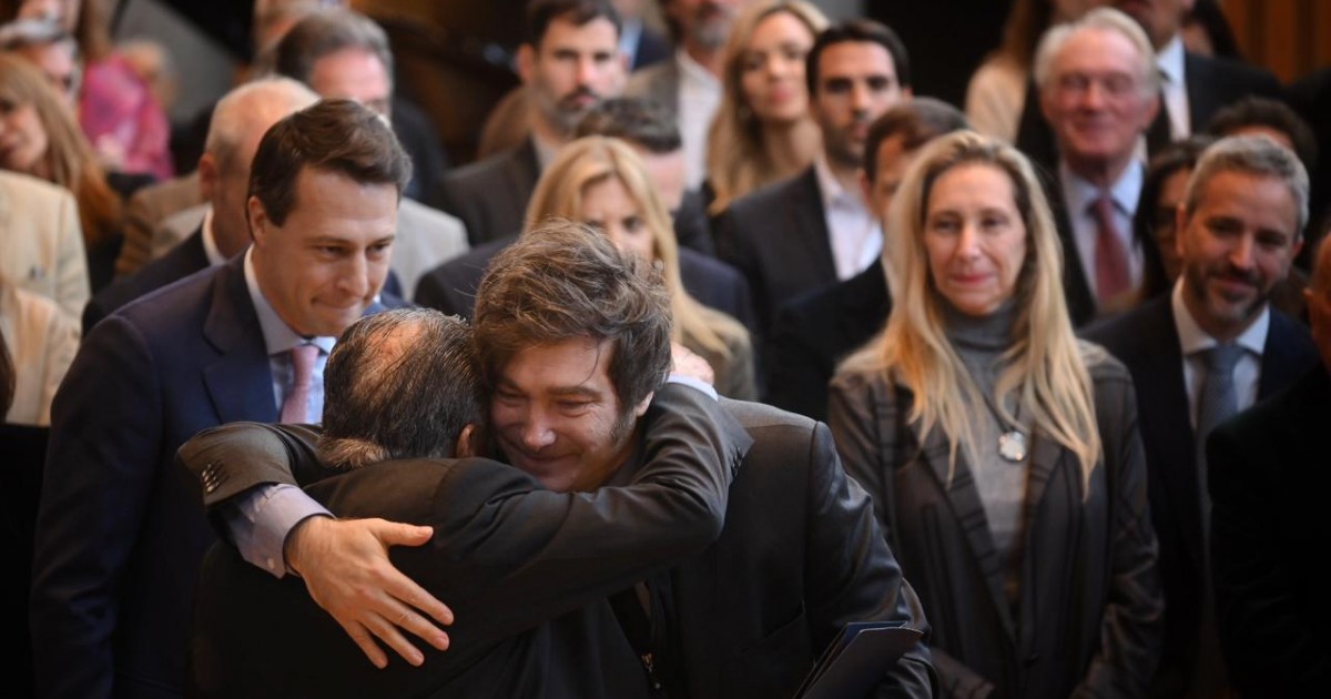 Caída récord en confianza hacia el gobierno de Javier Milei: ¡niveles históricos de desaprobación!