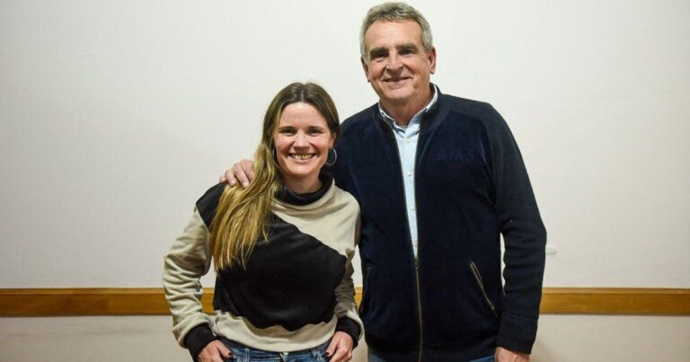 Campaña electoral en Santa Fe: LLA, Unidos y el PJ se disputan la hegemonía ante la diversidad de estrategias.