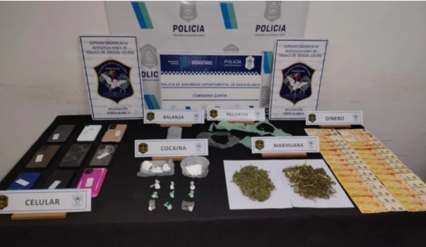 Desarticulan red de narcotráfico en Bahía Blanca: pareja detenida con drogas y dinero en efectivo.