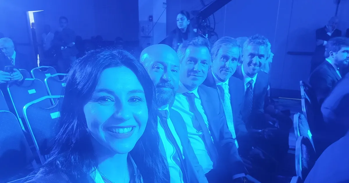El abogado de Javier Milei y su álbum de selfies con La Libertad Avanza. Galería completa.