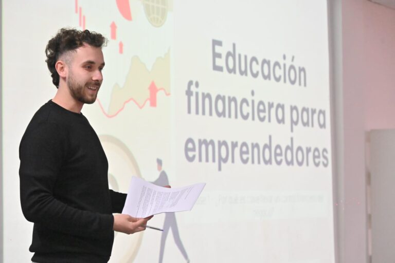 El Club de Emprendedores renace en Bahía Hub con propuestas innovadoras.
