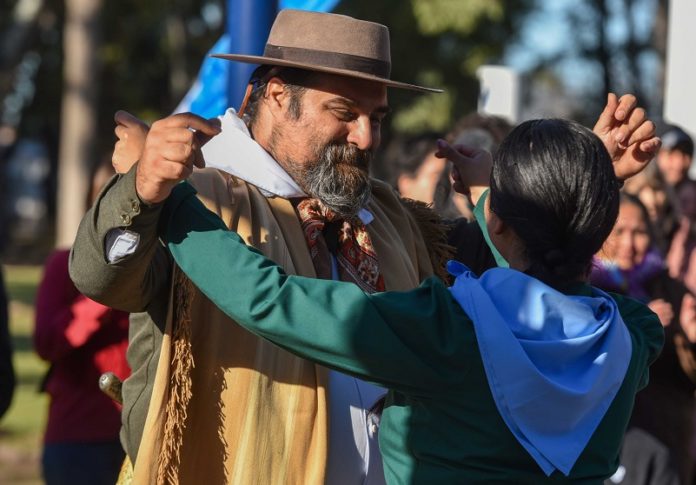 Encuentro folklórico con Raiz Sachera y La Guarda en la UOM: ¡música y tradición este viernes!