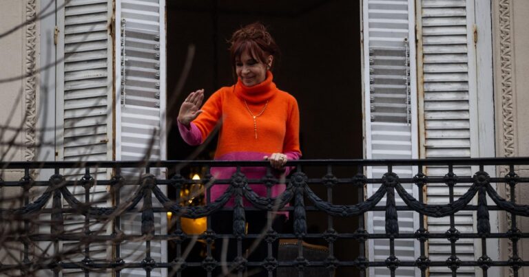 Escándalo de coimas en Andis: Cristina Kirchner acusa a Milei de complicidad e inacción