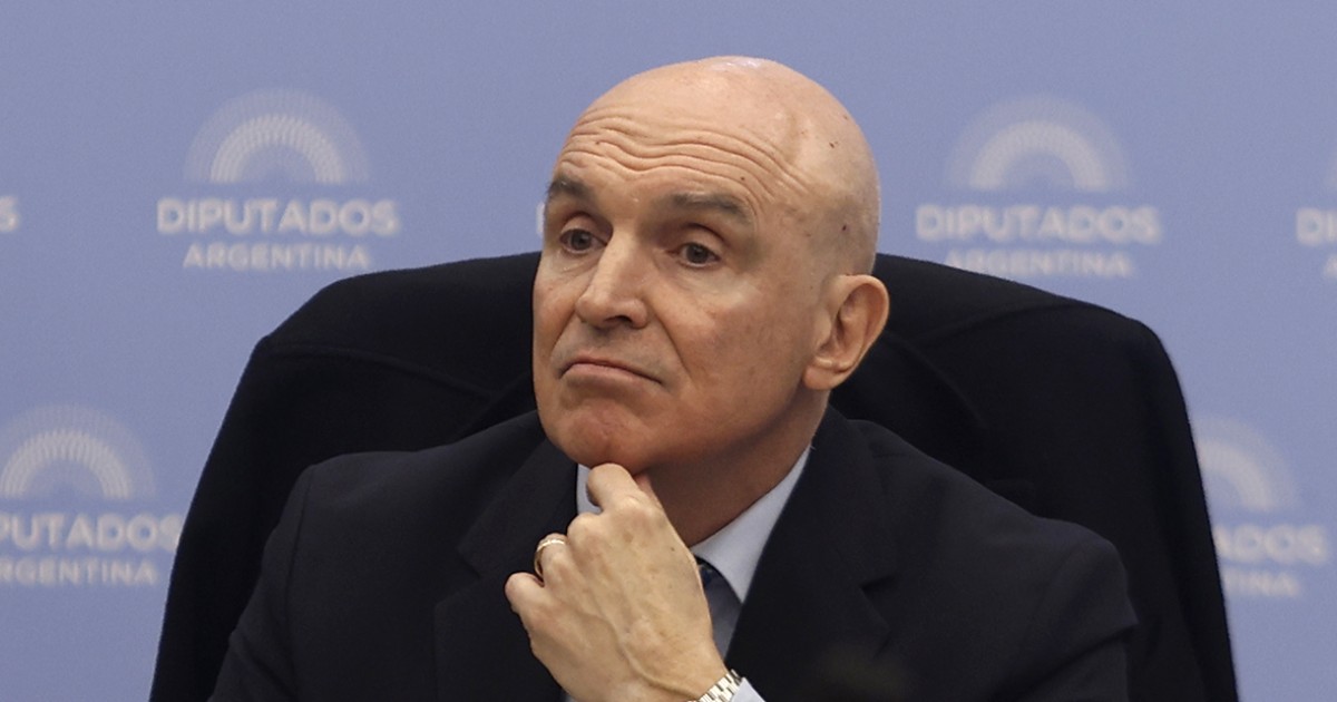 Escándalo de coimas y crisis económica: impacto en elecciones y gobierno - Análisis de expertos.