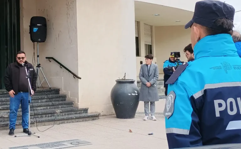 Montero en la Sexta: entregó patrulleros y apuntó a recortes nacionales que “le sacaron 10.000 móviles y 30.000 cámaras” a la Provincia