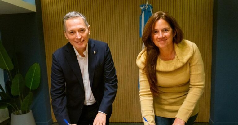 Fernando Gray desafía al kirchnerismo: será candidato a diputado por Buenos Aires, armando su propia lista. ¡Conocé los detalles!