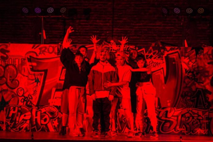 Fin de semana cultural en Bahía Blanca: teatro, música en vivo y exposiciones artísticas.