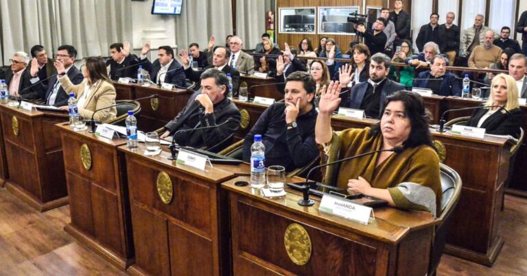 Fractura del PJ en el Senado de Entre Ríos: autorización para tomar deuda de 500 millones de dólares, ¿qué sucederá?