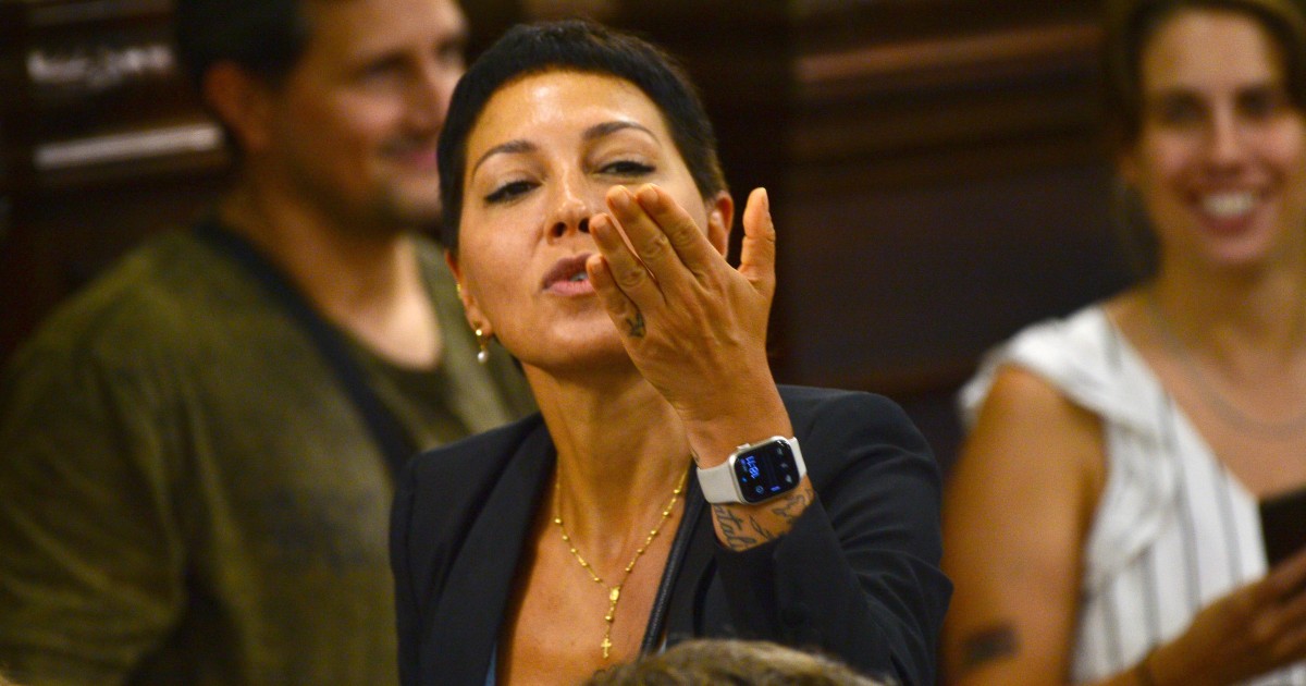 Fuerte cruce entre Mayra Mendoza y Villarruel: acusaciones de corrupción y amistad polémica.