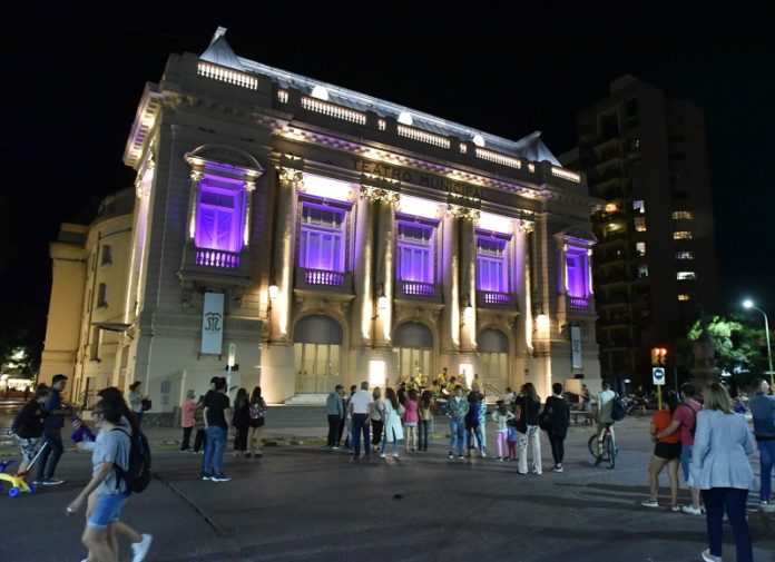 Guía cultural Bahía Blanca: eventos imperdibles con teatro, humor y misterio.