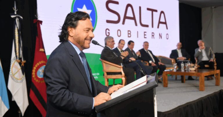 Gustavo Sáenz provincializa su liderazgo en Salta tras vuelta de Urtubey al PJ.