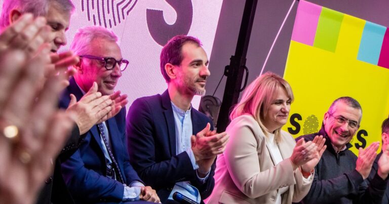 Intendente de Junín acusa a Sebastián Pareja de armar listas funcionales a Axel Kicillof y genera polémica electoral.