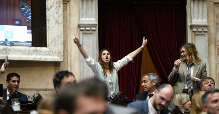 Marcela Pagano acusa a José Luis Vila de ser parte de operación de espionaje detrás del escándalo de las coimas
