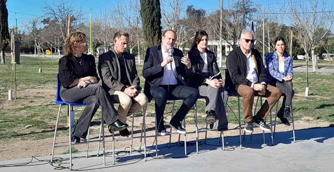 Más de 600 chicos y chicas regresan a las aulas en Bahía Blanca tras exitoso programa de revinculación escolar.