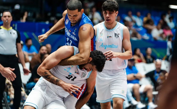 Papelón en la AmeriCup: Argentina cae ante República Dominicana y termina a las trompadas.