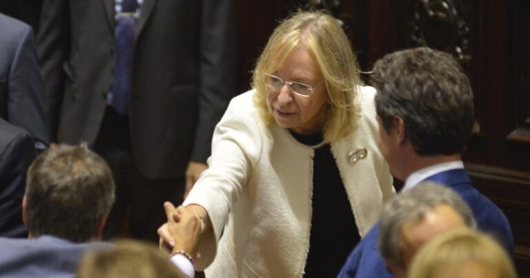 Peronismo alerta: candidaturas perjudicadas por presunto pacto entre jueza Kogan y libertarios.