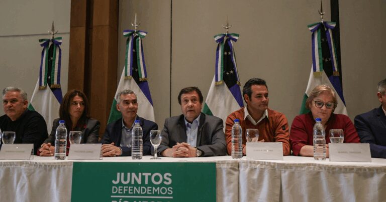 Polarización política en Río Negro: Fuerza Patria y LLA lideran encuesta, dejando a Weretilneck rezagado