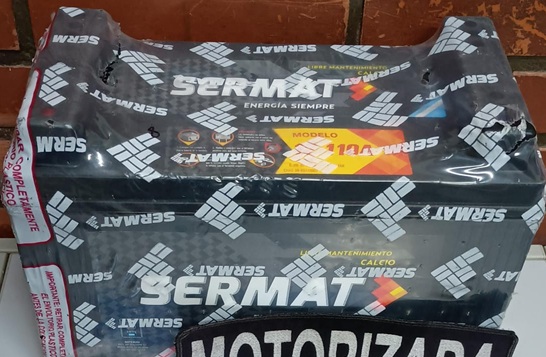 Policía sorprende a ladrones con batería de auto nueva en Bahía Blanca