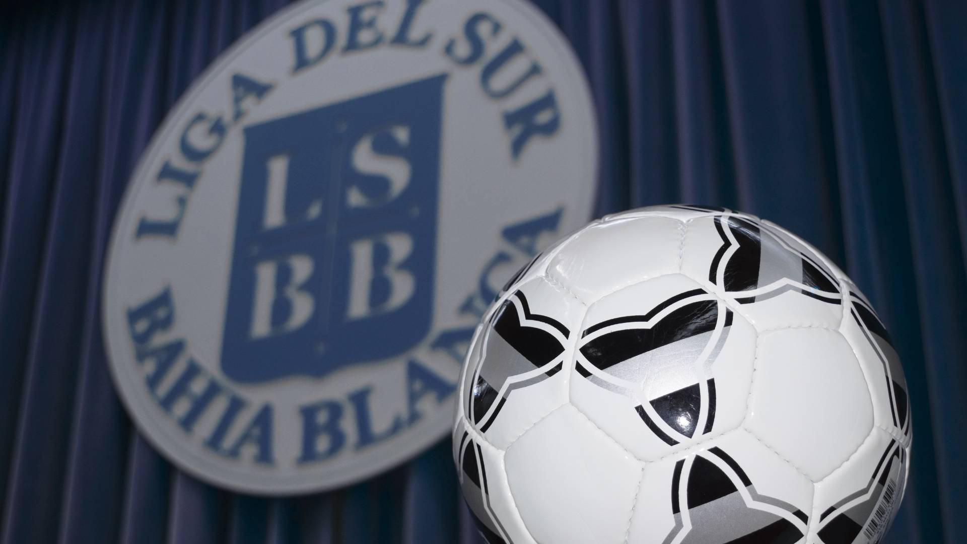 Suspensión de partidos de la Liga del Sur por alerta de viento: se reprograman encuentros para mañana.