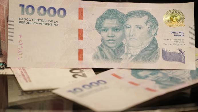 Tasas de interés se disparan: bancos ofrecen más del 50% en plazos fijos