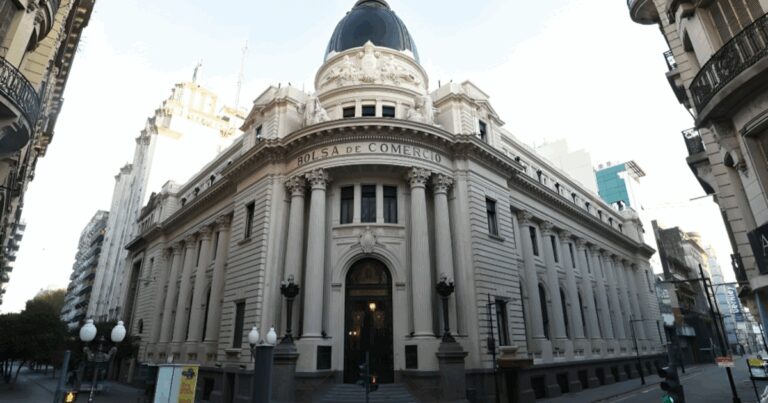 Tensión en la Bolsa de Rosario: Pulseada inesperada por la conducción con Javier Milei y sombra de Vicentin.