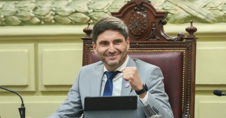 Unidos avanza con la reelección transversal de Maximiliano Pullaro para un segundo mandato en Santa Fe.