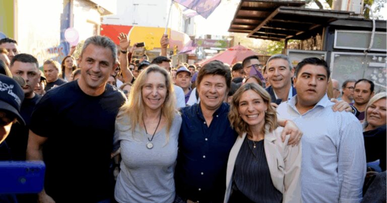Violencia política empaña cierre de campaña de Lisandro Almirón con Karina Milei en Corrientes.