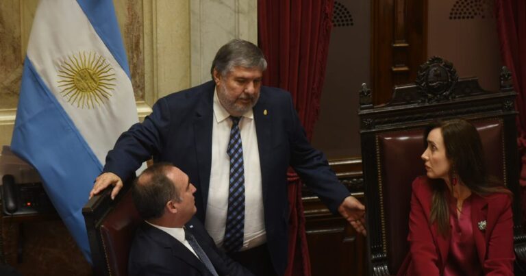 ¡Senado aumenta sueldo a $10,2 millones, el doble que en Diputados y por la paritaria legislativa!