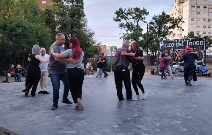 15º Festival Nacional de Tango Carlos Di Sarli: ¡nueve días de pasión y música en Bahía Blanca!