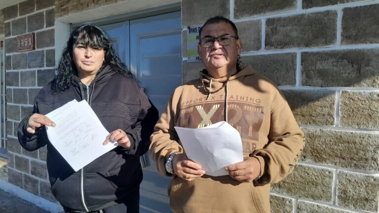 Acuerdo firmado entre municipio y vecinos de Ing. White tras inundaciones: compromiso con 10 puntos.