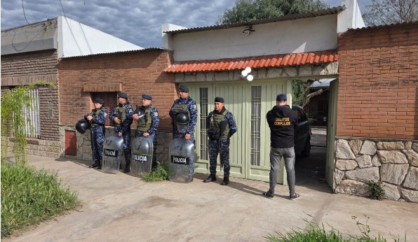 Allanamiento en Bahía Blanca y Dolores por abuso sexual infantil: Secuestran material clave.