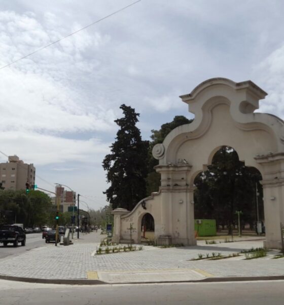 Apertura parcial del puente vehicular en el parque de Mayo para descongestionar el tránsito en Bahía Blanca.