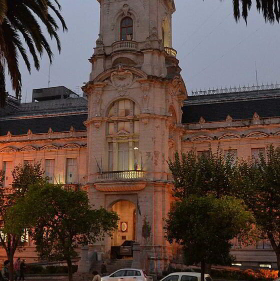 Asueto por Día de la Virgen de la Merced en Bahía Blanca: servicios afectados y horarios especiales.