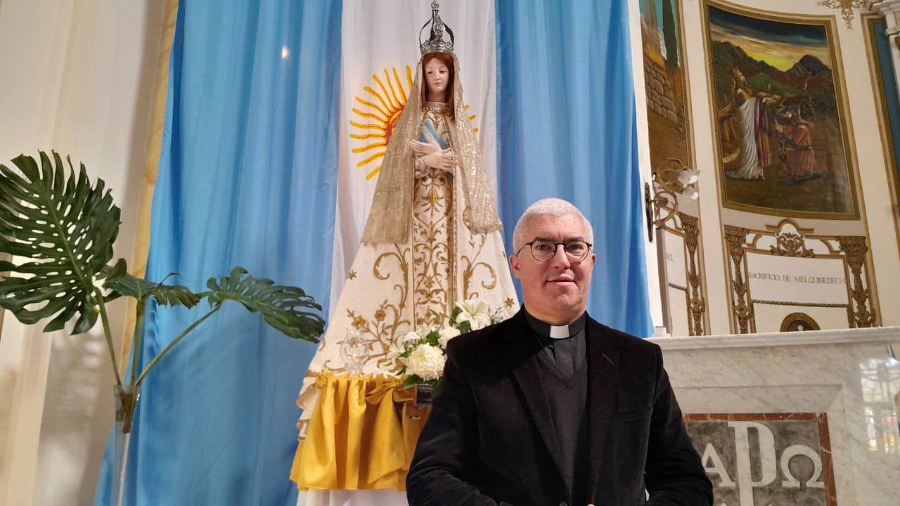 Celebración de la Virgen de La Merced en Bahía Blanca: Tradiciones y devoción en la Catedral.