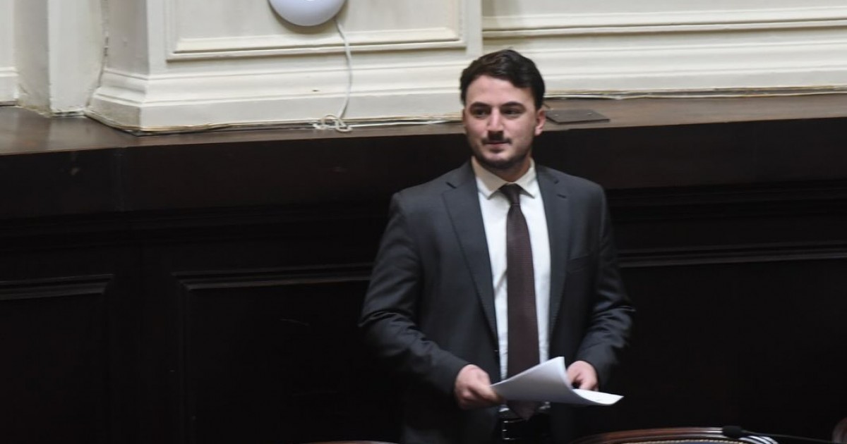 Contradicción en obras públicas: bronca libertaria por falta de cloacas en la provincia.navajas - El caso de Milei y el avance de la red cloacal.