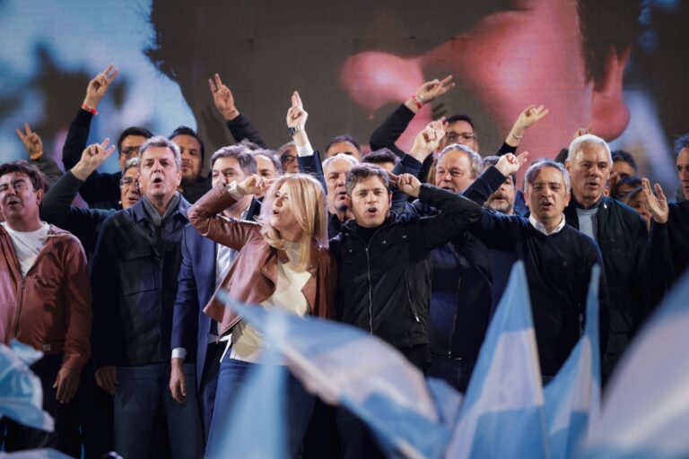 Contundente victoria del peronismo en elecciones provinciales: Fuerza Patria se impone con 47,25% frente a LLA 33,72% y reconfigura el panorama político.