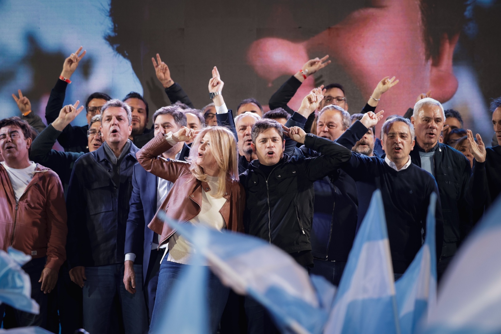 Contundente victoria del peronismo en elecciones provinciales: Fuerza Patria se impone con 47,25% frente a LLA 33,72% y reconfigura el panorama político.
