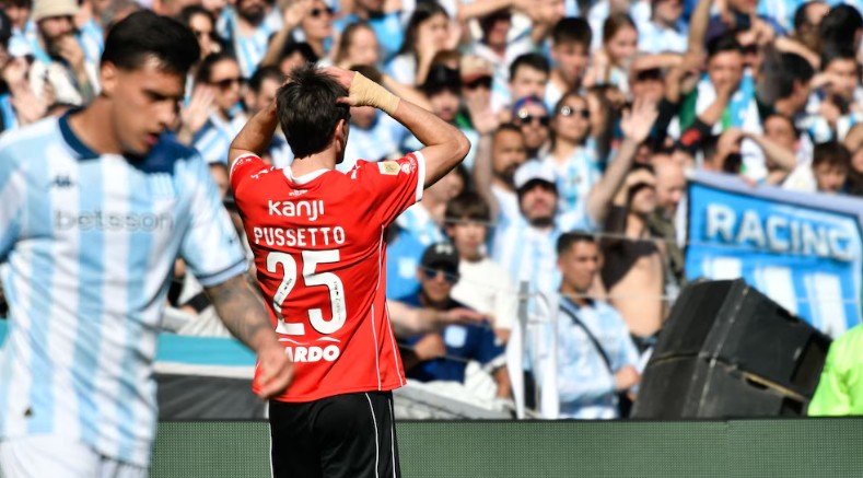 Empate sin goles en el clásico Racing e Independiente: un duelo intenso y sin definiciones.