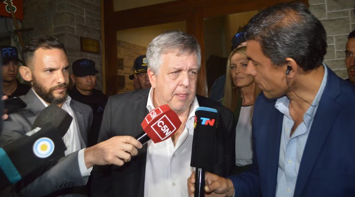 Fiscal Stornelli solicita investigación por denuncia del Gobierno y defiende fuentes periodísticas.