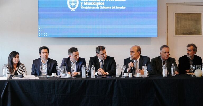 Guillermo Francos desafía a Martín Llaryora en Córdoba: busca arrebatarle 100 intendentes para fortalecer a LLA