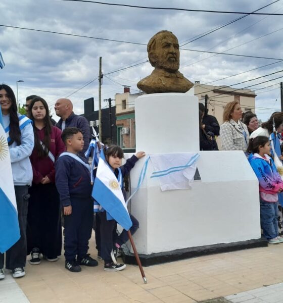 Ingeniero White conmemora 140 años de historia y unidad en su aniversario