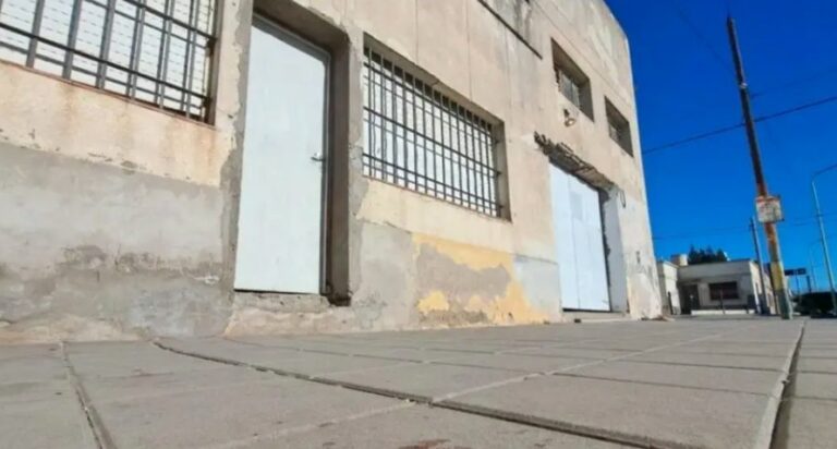 Juicio por asesinato en club de Bahía Blanca: hombre enfrenta acusación por homicidio con cuchillo de carnicero.