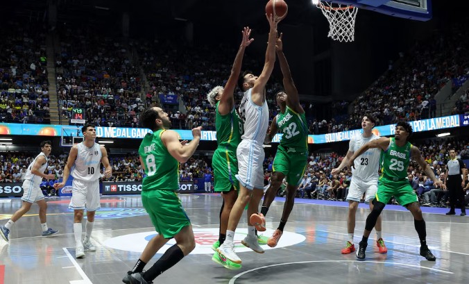 La selección Argentina de básquet cae ante Brasil en la AmeriCup y se queda a las puertas del título.