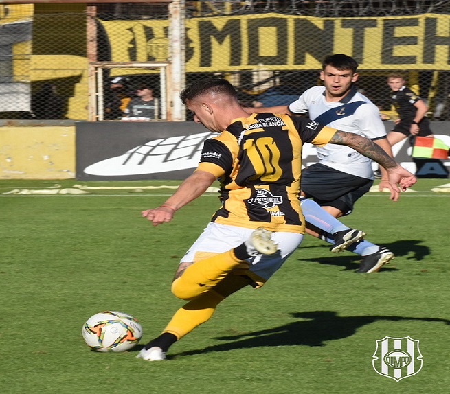 Olimpo y Atenas de Río Cuarto disputan duelo crucial por clasificación en el Torneo Federal A 2025.